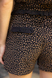 35934 Contrast Ruffle Detailed Animal Print Shorts